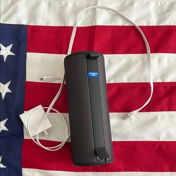 Black Portable Bluetooth Speaker - Picture 7 of 13